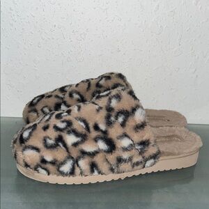 Koolaburra By UGG Womens Starleen Leopard Faux Fur Print Slip On Slippers Size 8